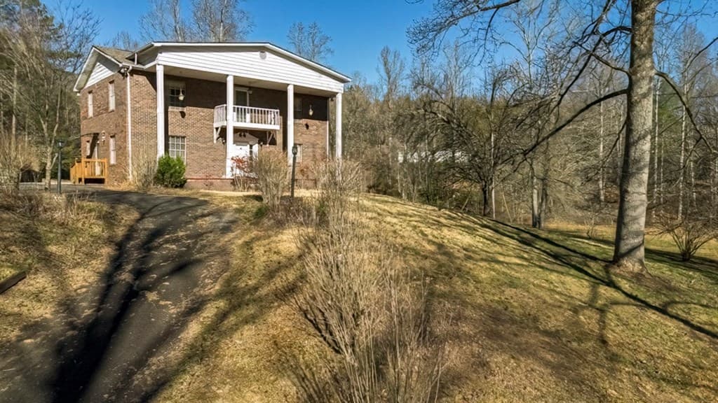 200 Mt. Liberty, Mccaysville GA 30555 - Photo