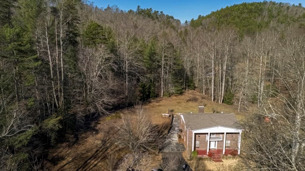 200 Mt. Liberty, Mccaysville GA 30555 - Photo