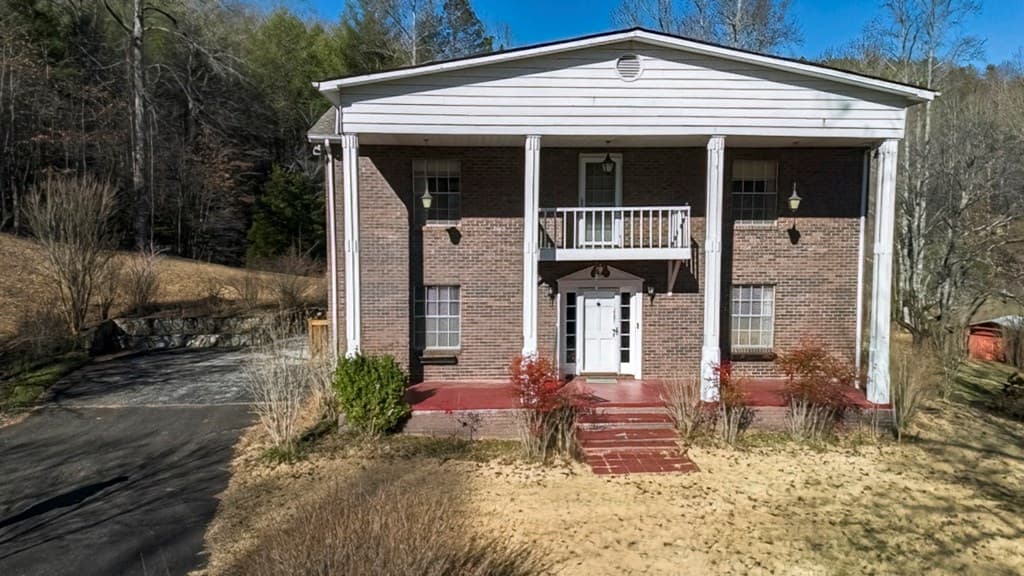 200 Mt. Liberty, Mccaysville GA 30555 - Photo
