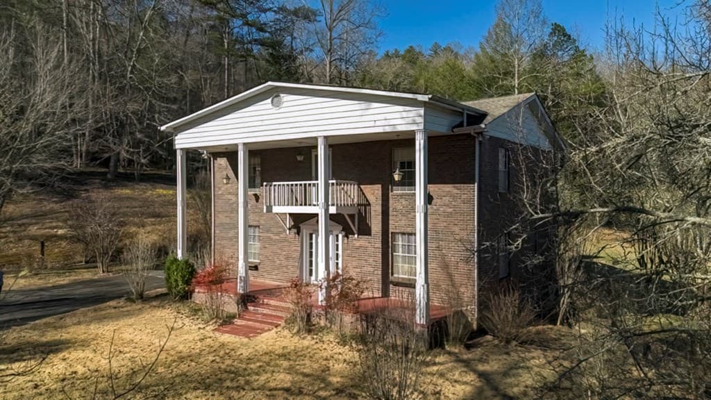 200 Mt. Liberty, Mccaysville GA 30555 - Photo