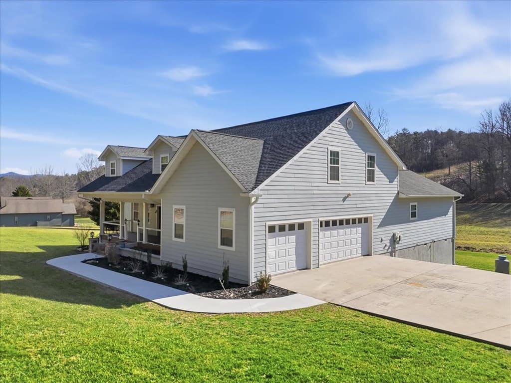 135 Floyds Way, Blairsville GA 30512 - Photo