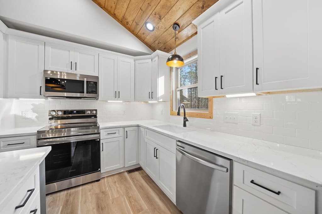 1883 Newport Drive, Ellijay GA 30540 - Photo