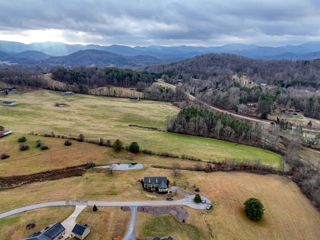 178 Barnwood Road, Blairsville GA 30512 - Photo