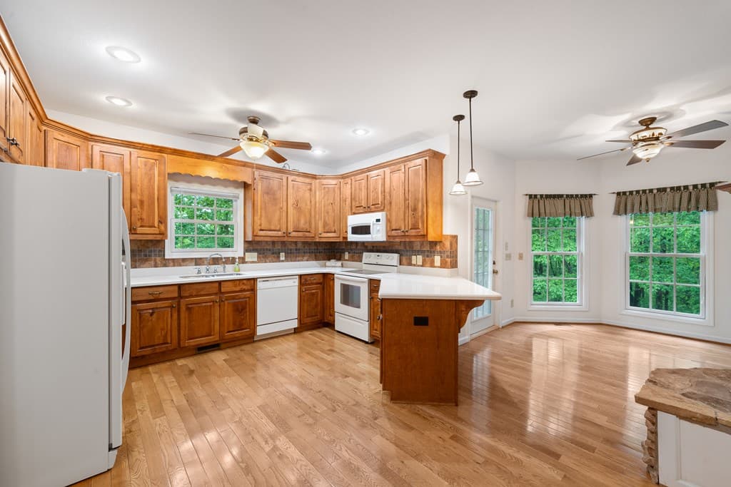 399 Hideaway Hills Road, Blairsville GA 30512 - Photo