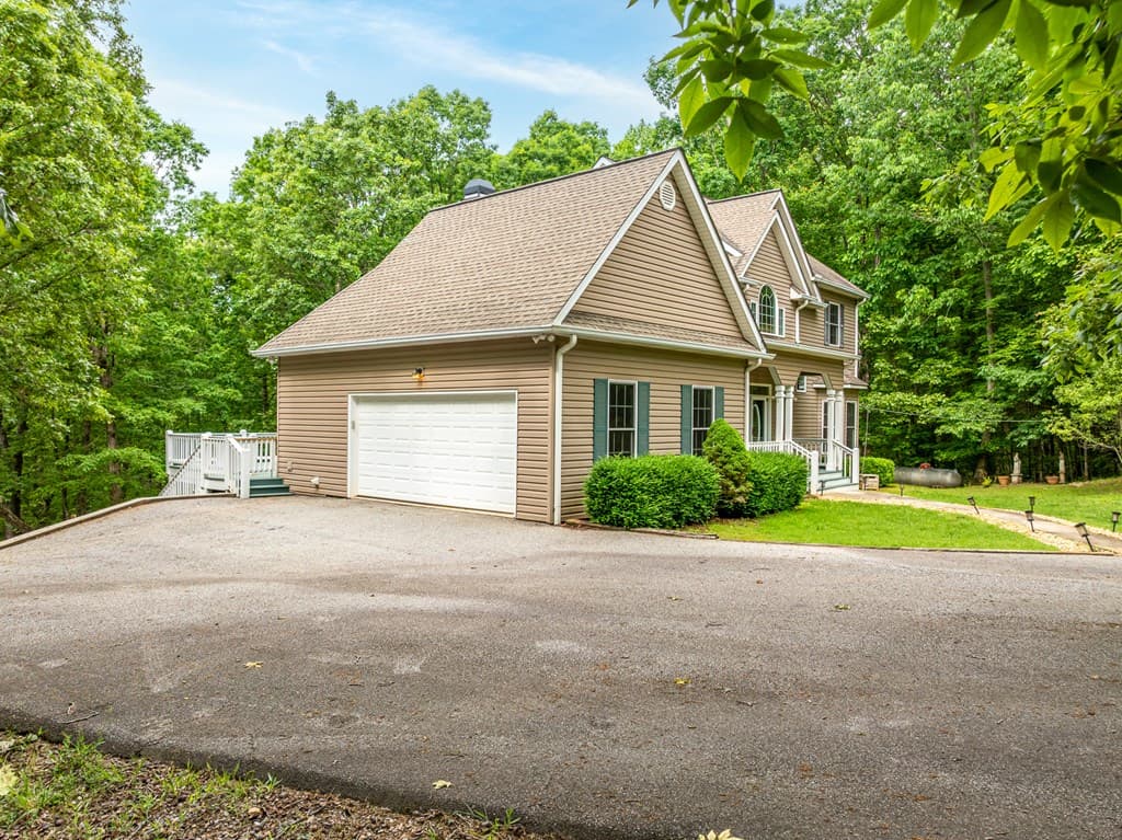 399 Hideaway Hills Road, Blairsville GA 30512 - Photo
