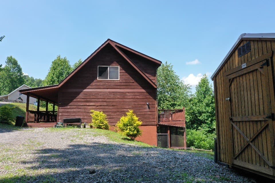 223 Red Bud Lane, Hiawassee GA 30546 - Photo