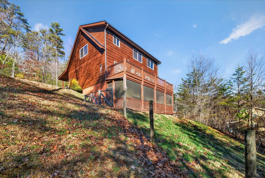 223 Red Bud Lane, Hiawassee GA 30546 - Photo