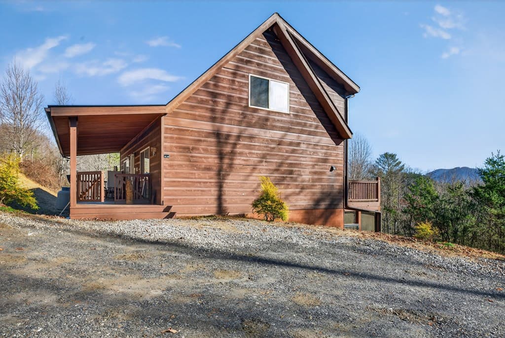 223 Red Bud Lane, Hiawassee GA 30546 - Photo
