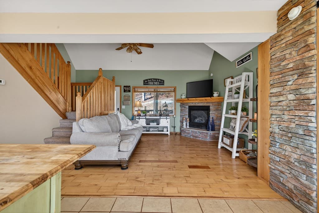 223 Red Bud Lane, Hiawassee GA 30546 - Photo