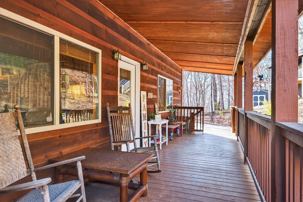223 Red Bud Lane, Hiawassee GA 30546 - Photo