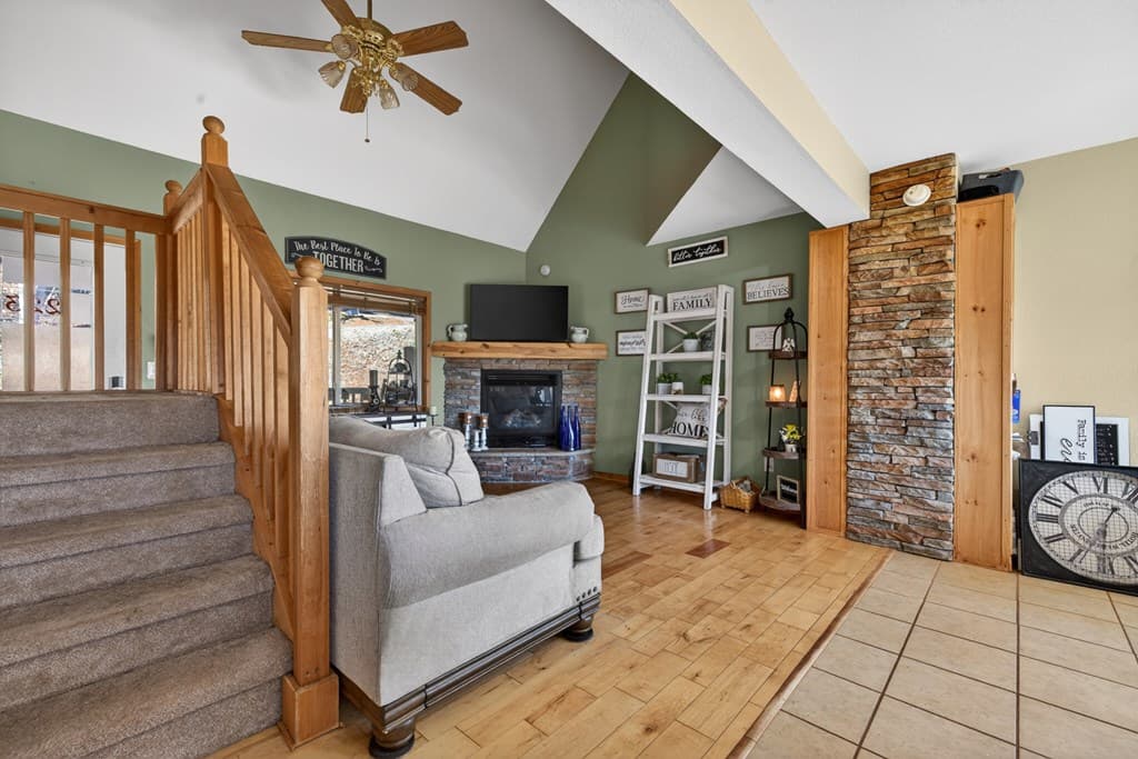 223 Red Bud Lane, Hiawassee GA 30546 - Photo