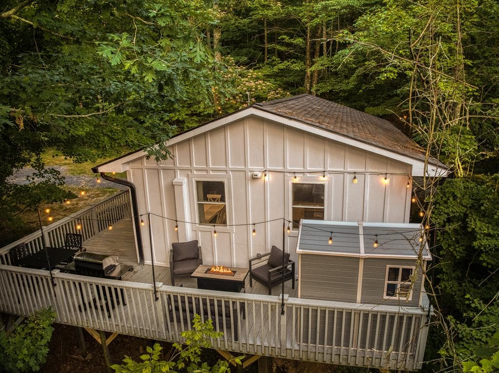 192 Possum Holler Road, Ellijay GA 30536 - Primary photo