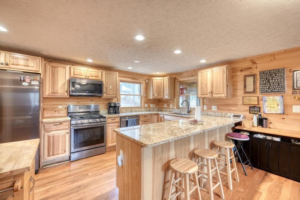 357 Nottely Woods Road E, Blairsville GA 30512 - Photo