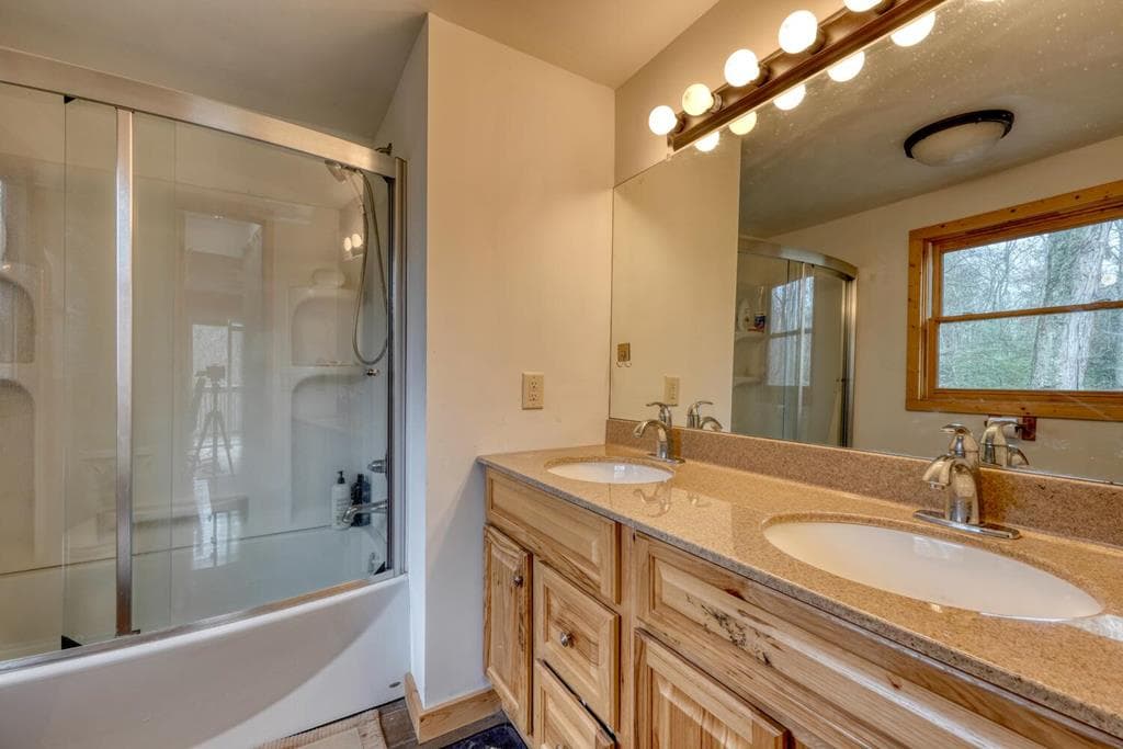 357 Nottely Woods Road E, Blairsville GA 30512 - Photo