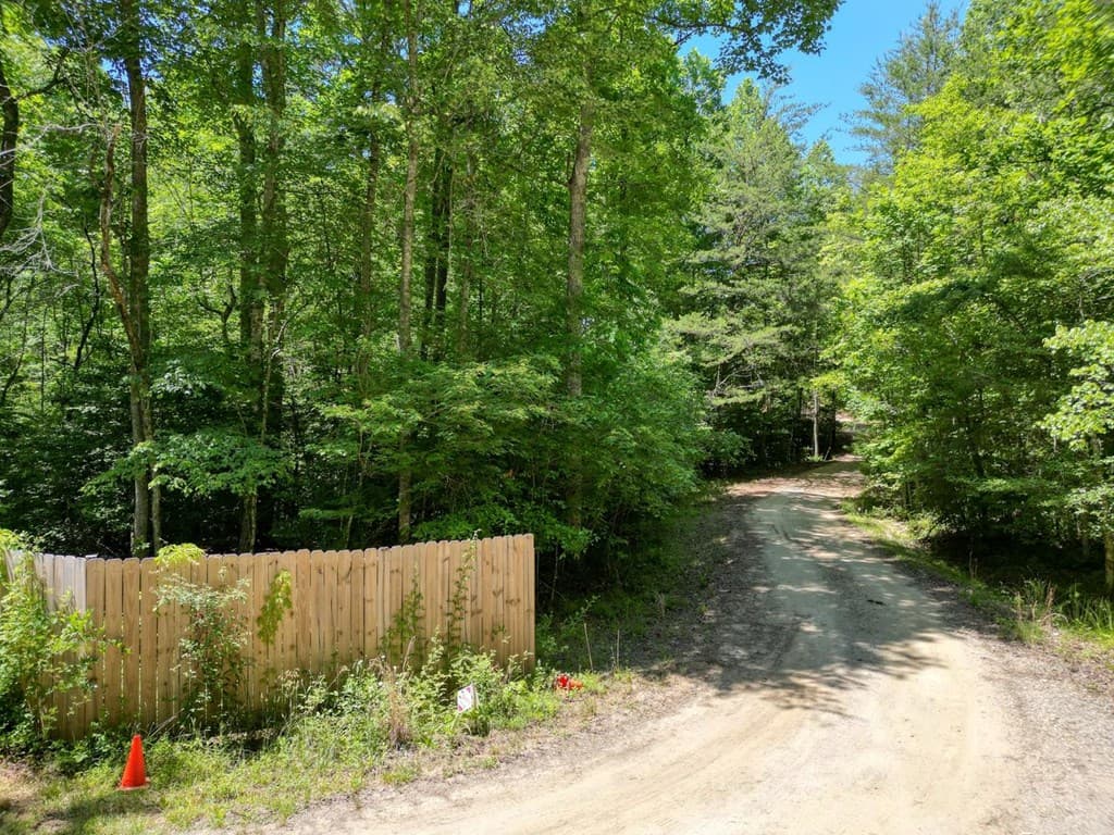 357 Nottely Woods Road E, Blairsville GA 30512 - Photo