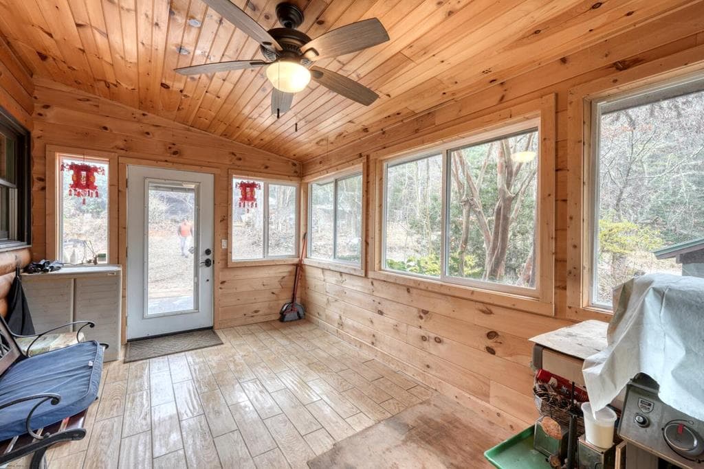 357 Nottely Woods Road E, Blairsville GA 30512 - Photo