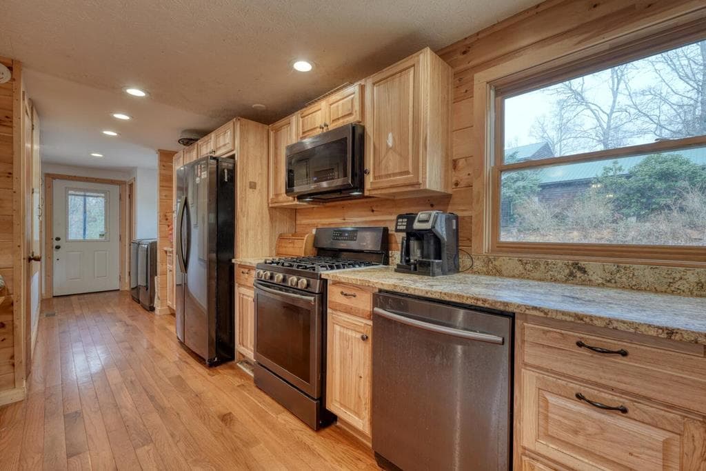 357 Nottely Woods Road E, Blairsville GA 30512 - Photo