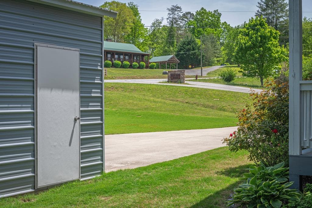 18 Shady Grove Lane, Blue Ridge GA 30513 - Photo