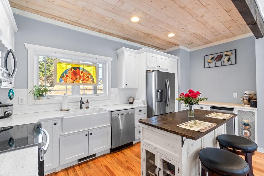 18 Shady Grove Lane, Blue Ridge GA 30513 - Photo