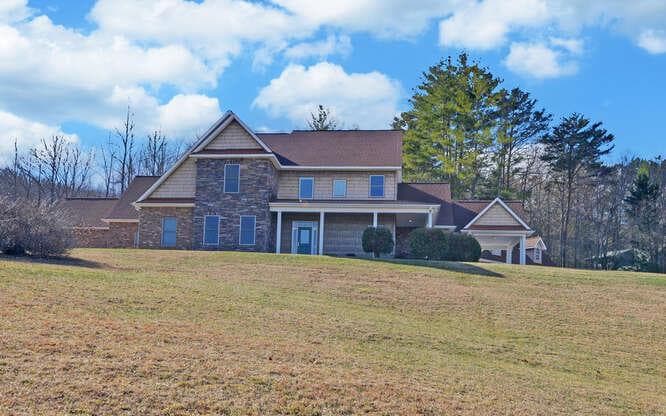718 Hidden Lake, Blairsville GA 30512 - Primary photo