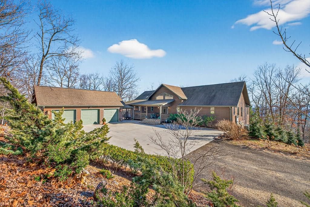 200 Twelve Oaks Drive, Murphy NC 28906 - Primary photo