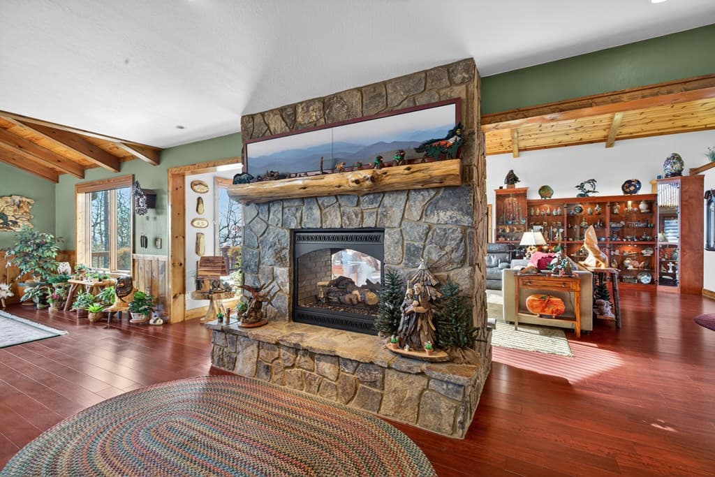 200 Twelve Oaks Drive, Murphy NC 28906 - Photo