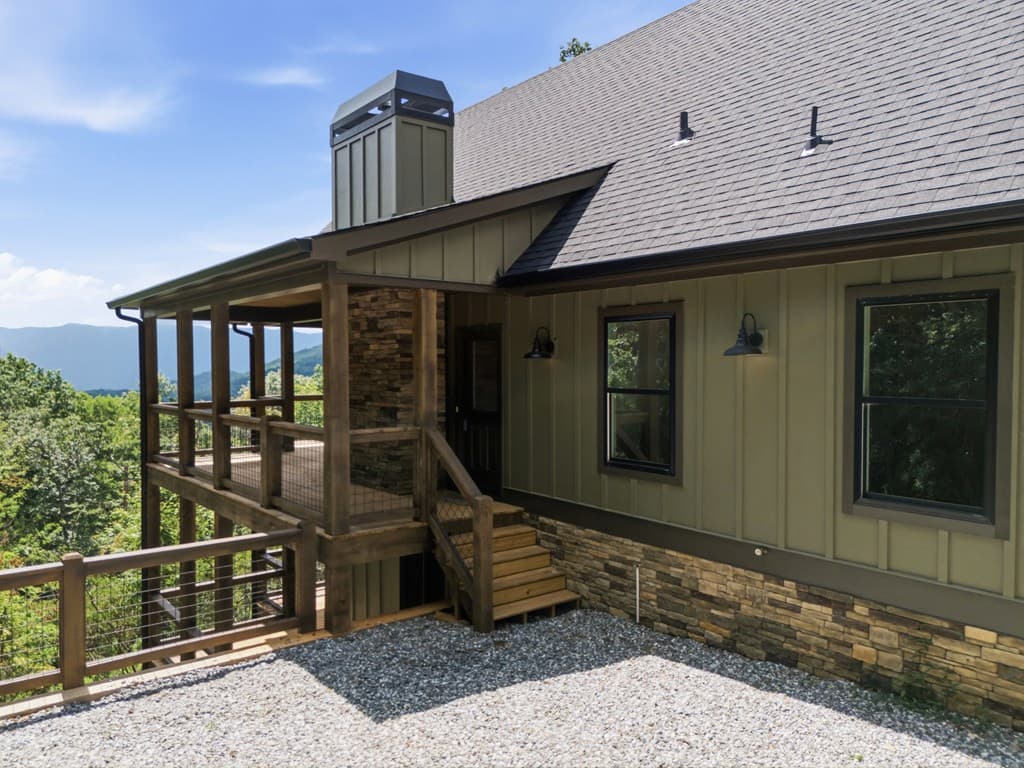 579 Overlook Loop, Young Harris GA 30582 - Photo