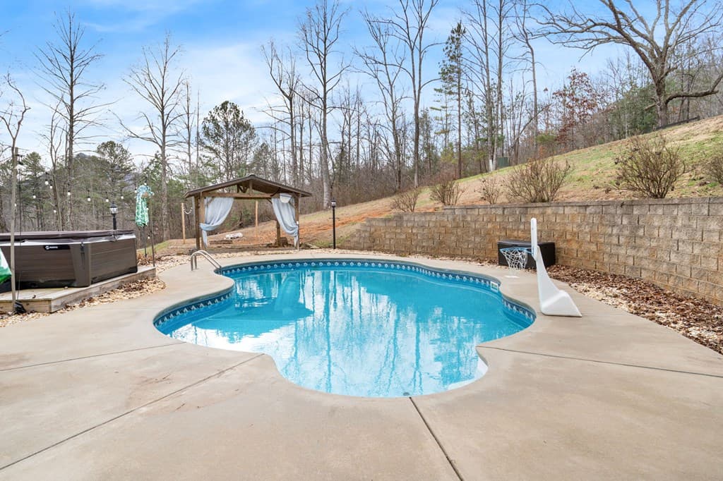 202 Bell Orchard Drive, Hayesville NC 28904 - Photo