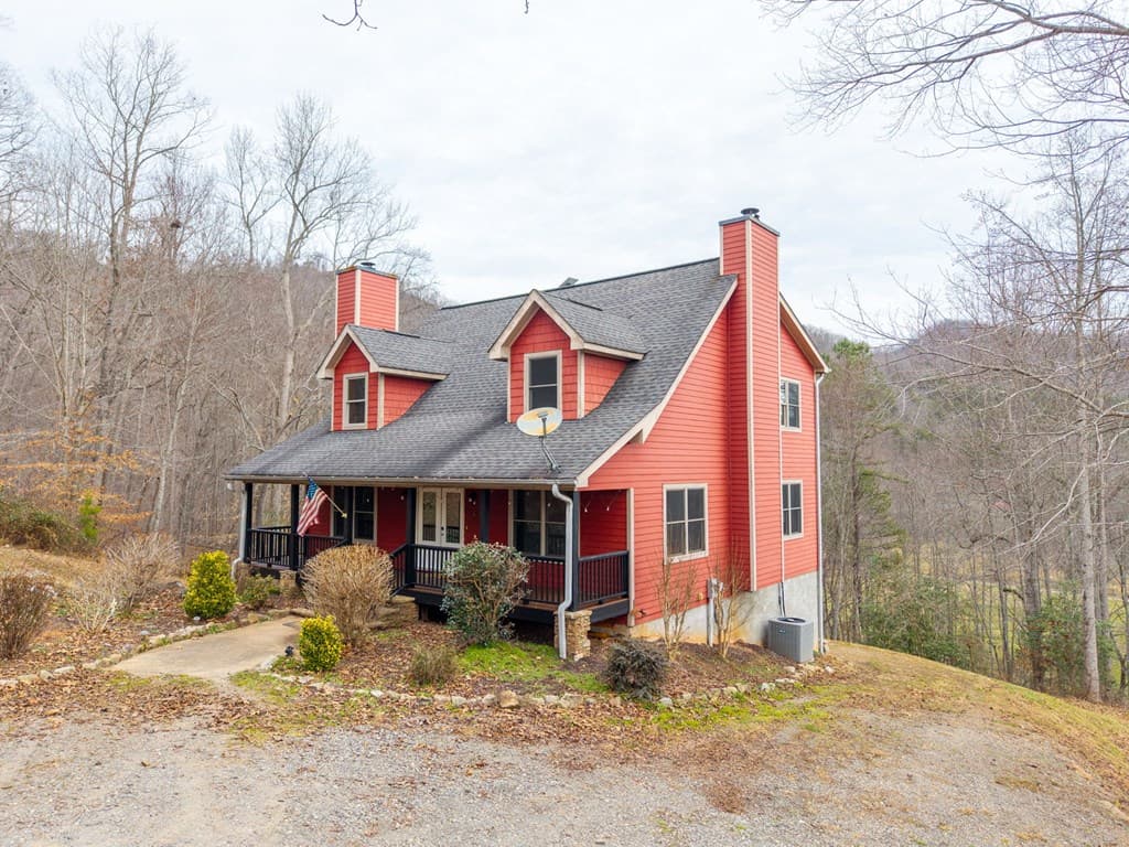 202 Bell Orchard Drive, Hayesville NC 28904 - Photo