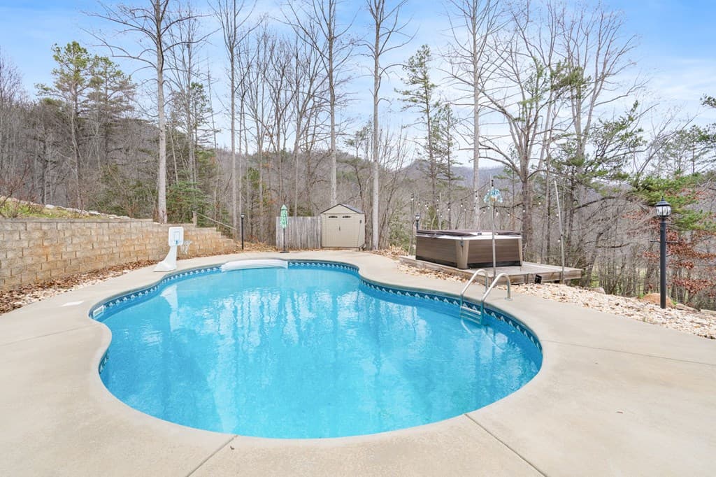 202 Bell Orchard Drive, Hayesville NC 28904 - Photo