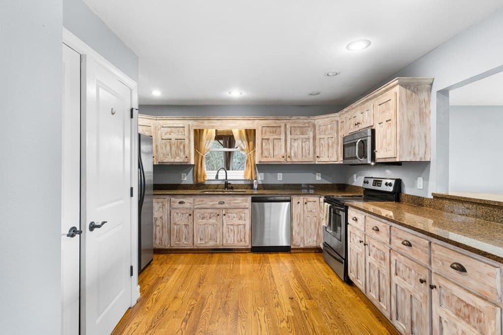 202 Bell Orchard Drive, Hayesville NC 28904 - Photo