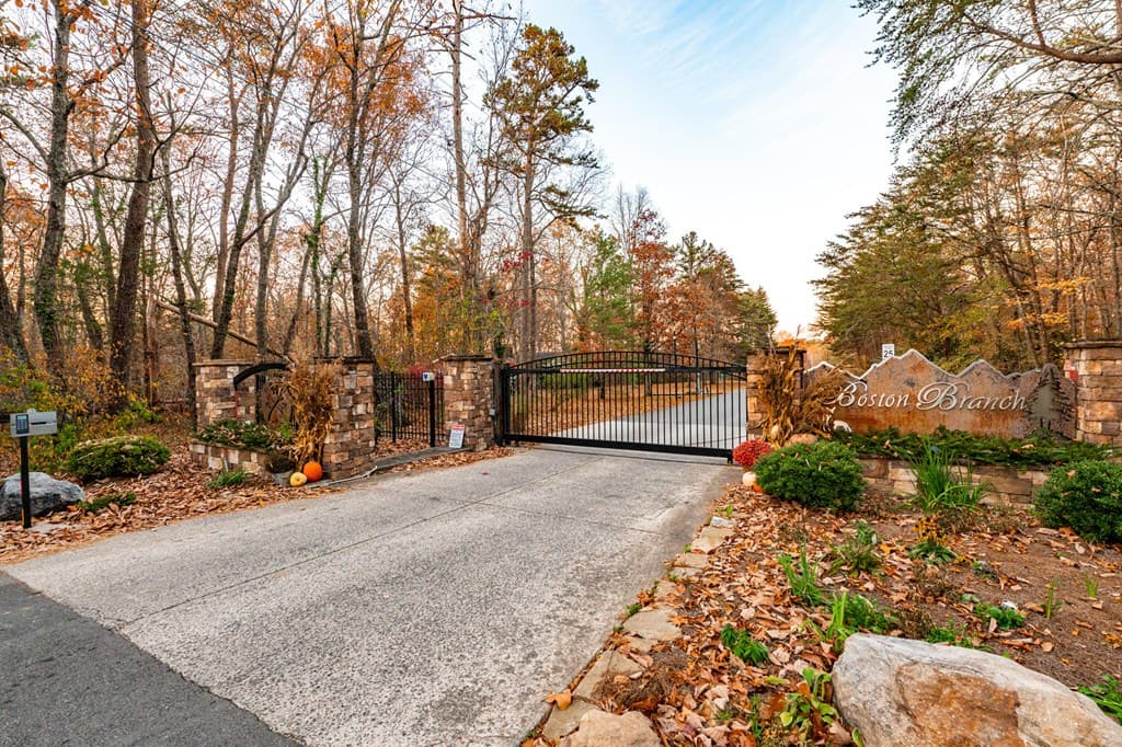 2272 Little Bend Rd, Signal Mountain TN 37377 - Photo