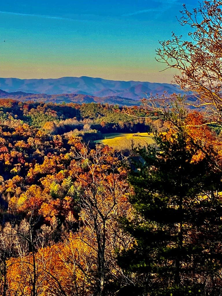 416 Autumn Hills Drive, Blairsville GA 30560 - Photo