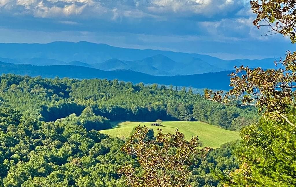 416 Autumn Hills Drive, Blairsville GA 30560 - Photo