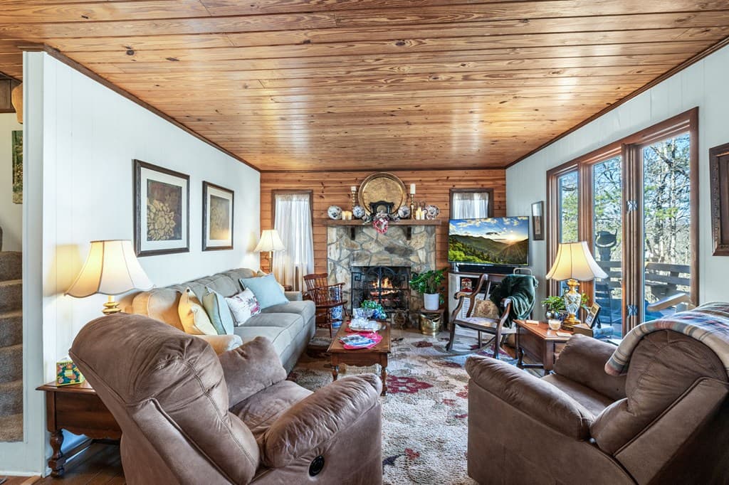 416 Autumn Hills Drive, Blairsville GA 30560 - Photo