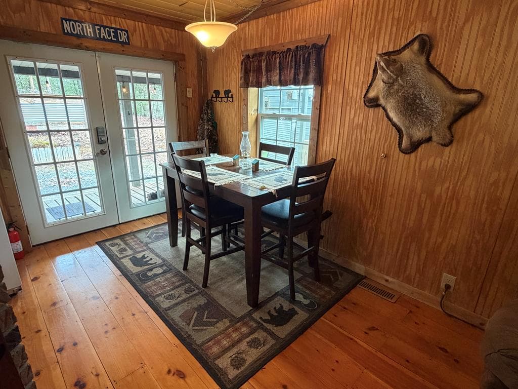 636 Bear Paw Trail, Blue Ridge GA 30513 - Photo