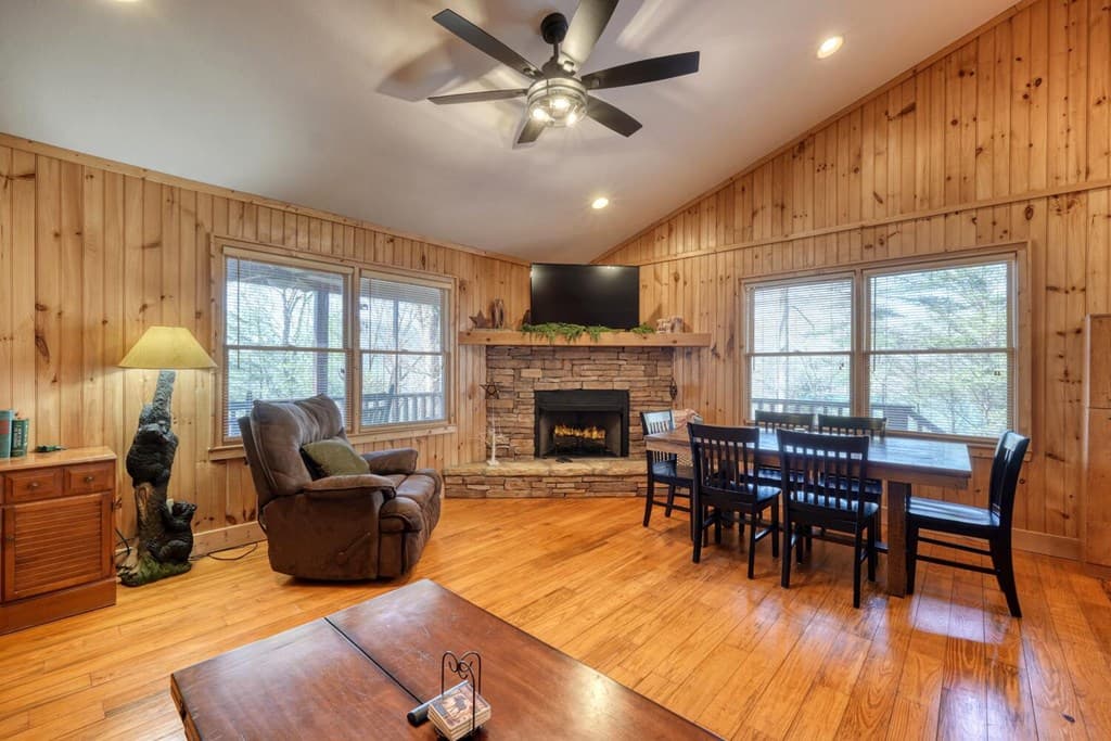 310 Barefoot Hills Road, Hiawassee GA 30546 - Photo
