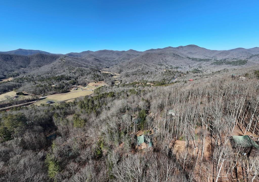 310 Barefoot Hills Road, Hiawassee GA 30546 - Photo