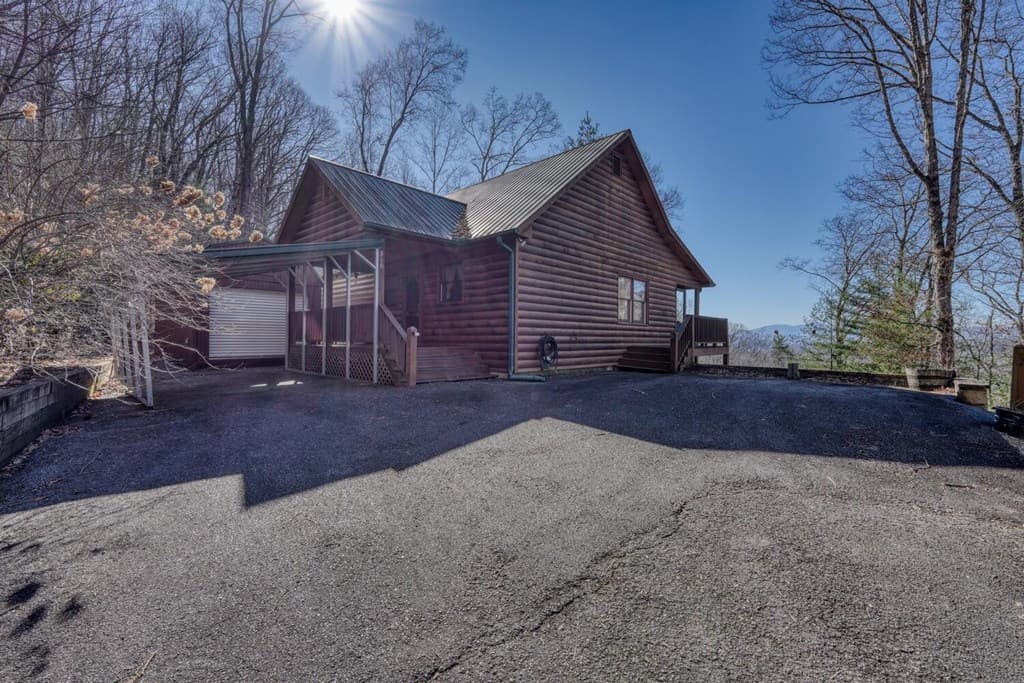 310 Barefoot Hills Road, Hiawassee GA 30546 - Photo