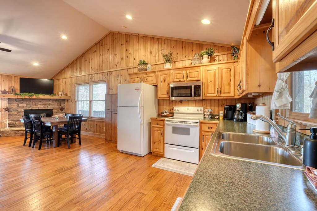 310 Barefoot Hills Road, Hiawassee GA 30546 - Photo