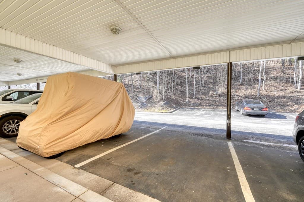 112 Glen Eagle Ct D202, Clayton GA 30525 - Photo