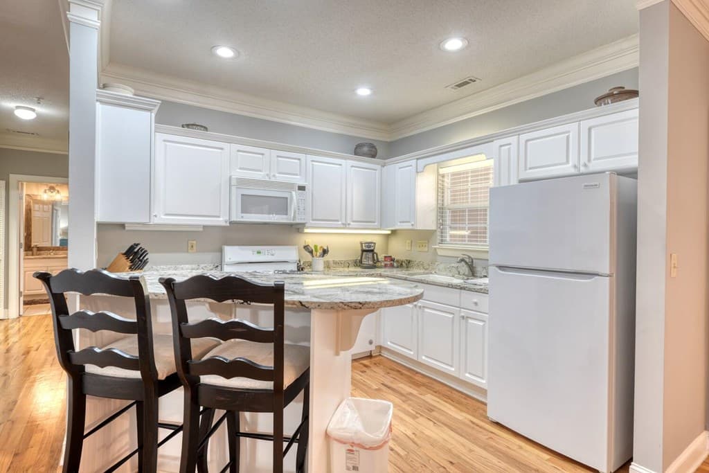 112 Glen Eagle Ct D202, Clayton GA 30525 - Photo