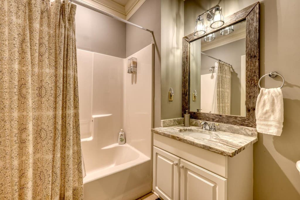 112 Glen Eagle Ct D202, Clayton GA 30525 - Photo