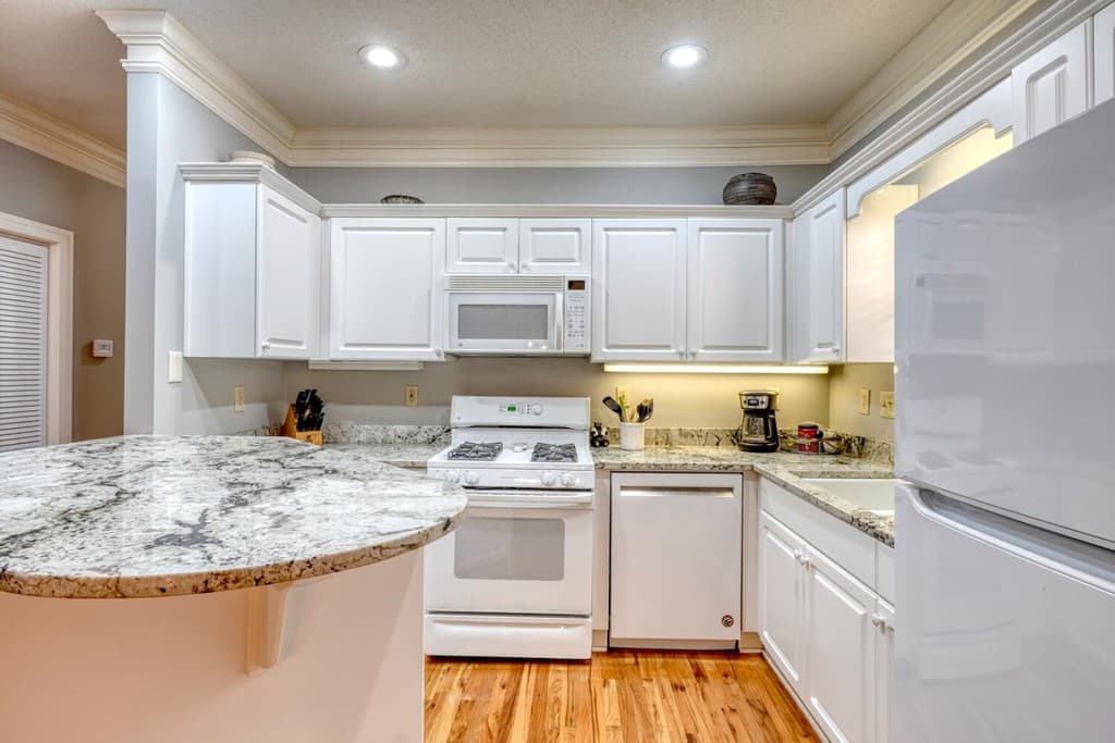 112 Glen Eagle Ct D202, Clayton GA 30525 - Photo