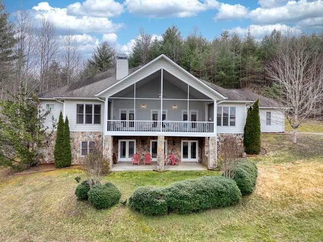 105 Carroll Lake Lane, Hayesville NC 28904 - Primary photo