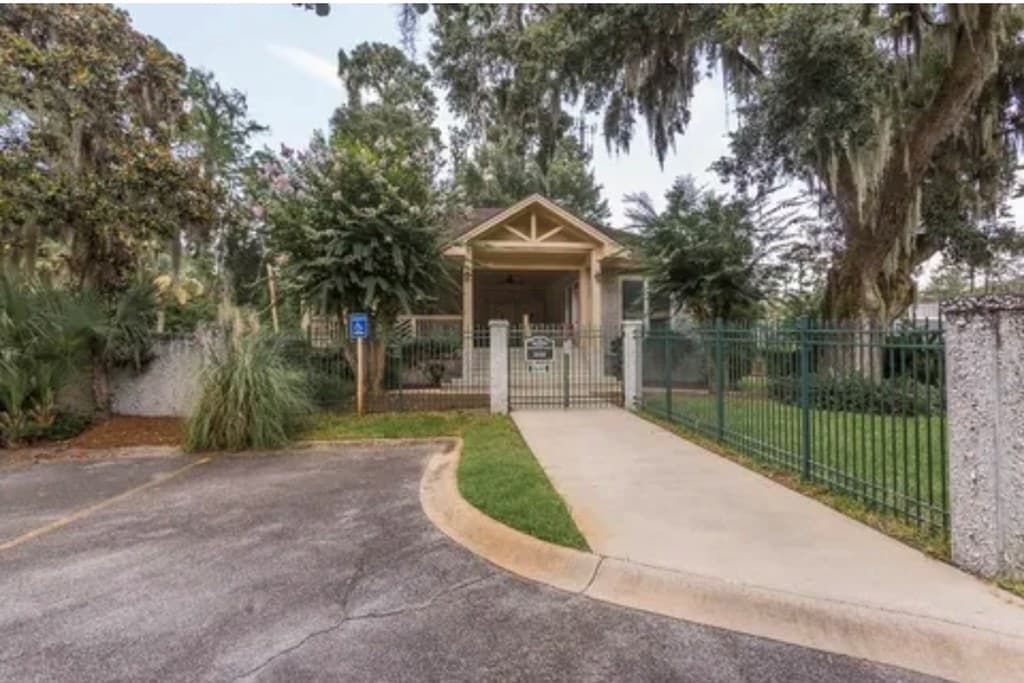 120 Montrose, St Simons Island GA 31522 - Photo
