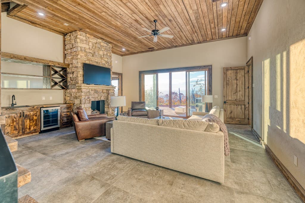 180 Wawayanda Drive, Mineral Bluff GA 30559 - Photo
