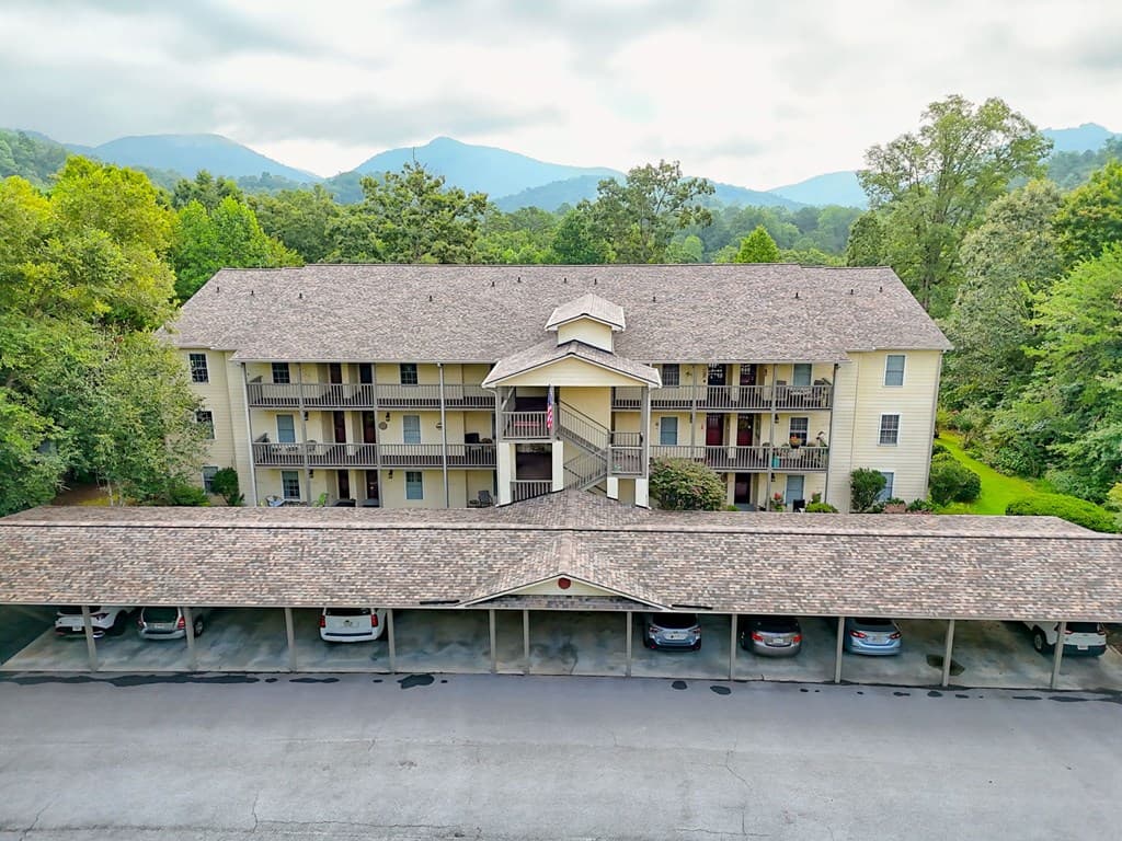 300 Ginger Creek Lane, Clayton GA 30525 - Photo