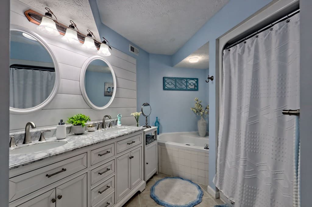 300 Ginger Creek Lane, Clayton GA 30525 - Photo