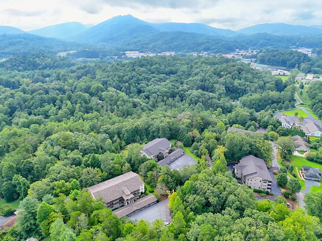 300 Ginger Creek Lane, Clayton GA 30525 - Photo
